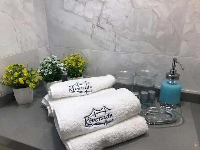 アパート Riverside